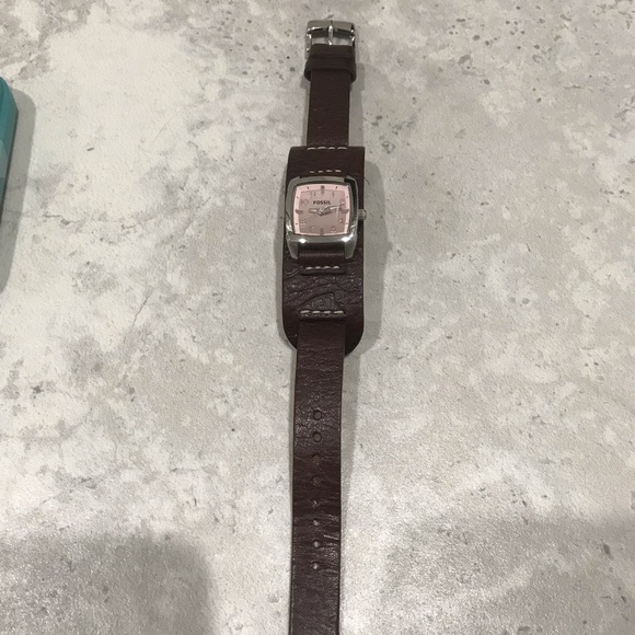 Women’s Fossil Watch - Picture 2 of 5